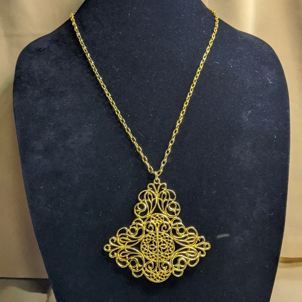 Filigree-style Statement Necklace, Gold-tone On Large Link Chain - Picture 2 of 4